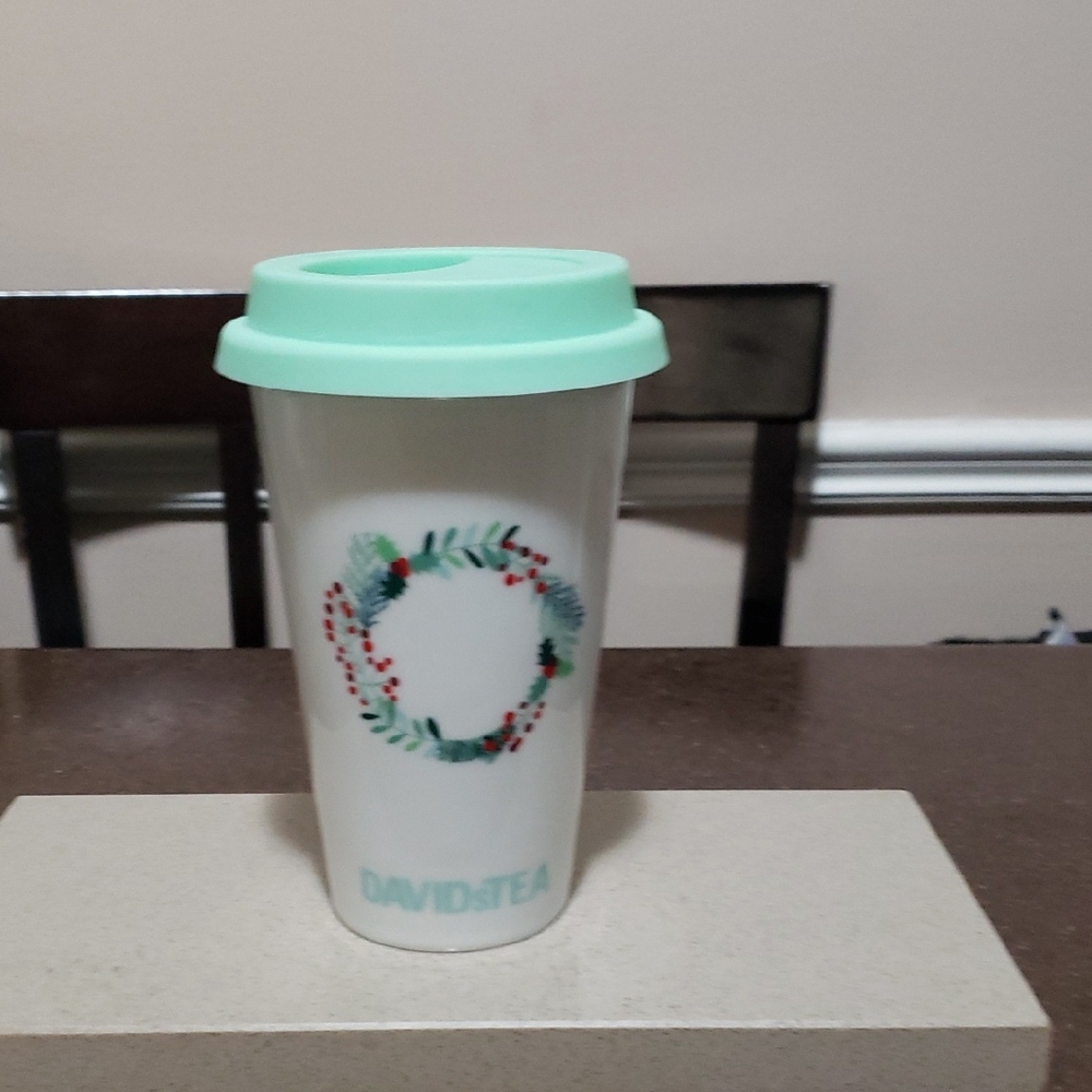 🌲David’s Tea Christmas Holiday Wreath White Ceramic Travel Tumbler Mug with Lid